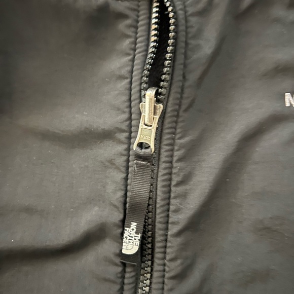 The North Face Youth Large Black Fleece Jacket Fits Men’s Small - Picture 4 of 7